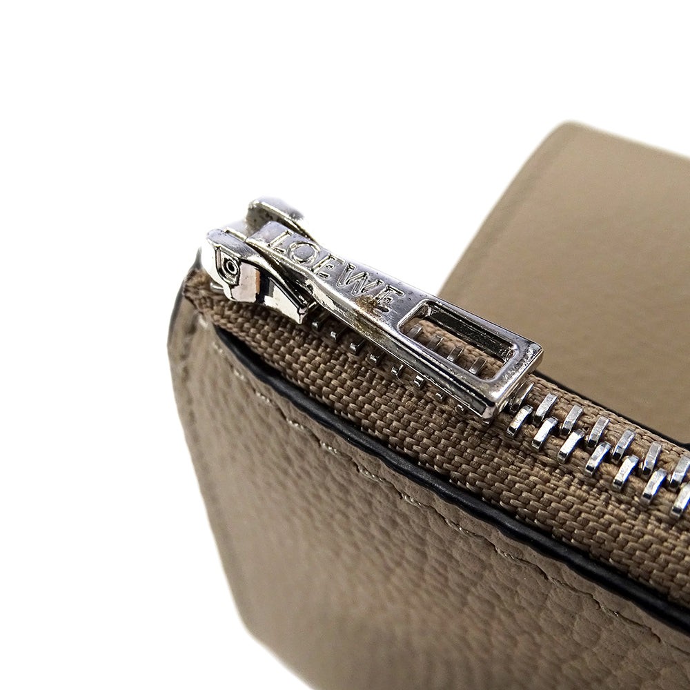 LOEWE ロエベ アナグラム バーティカルウォレット 三つ折り財布 ベージュ カーフ レディース 【中古】