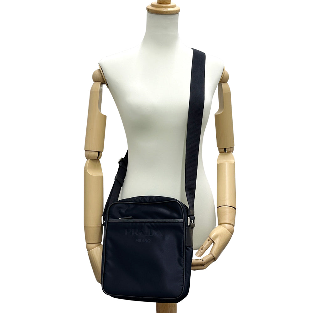 PRADA プラダ ショルダーバッグ ロゴジャガード ネイビー ナイロン レディース メンズ 【中古】
