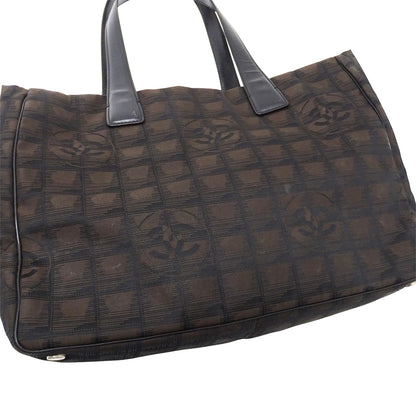 CHANEL シャネル トートバッグ ニュートラベル トートMM ダークブラウン シルバー金具 ナイロン レディース 【中古】