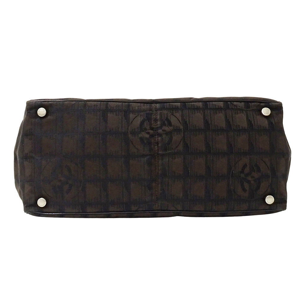 CHANEL シャネル トートバッグ ニュートラベル トートMM ダークブラウン シルバー金具 ナイロン レディース 【中古】