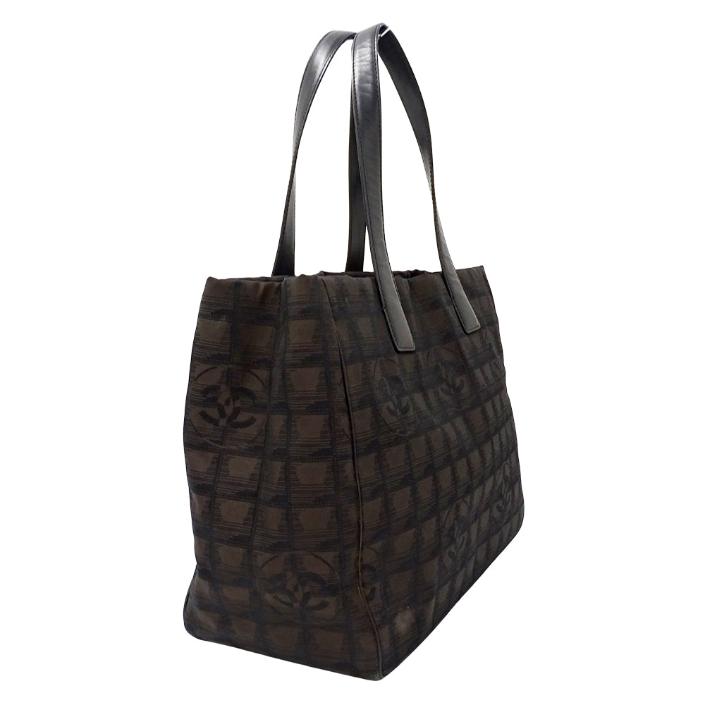 CHANEL シャネル トートバッグ ニュートラベル トートMM ダークブラウン シルバー金具 ナイロン レディース 【中古】