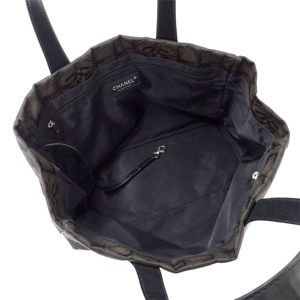 CHANEL シャネル トートバッグ ニュートラベル トートMM ダークブラウン シルバー金具 ナイロン レディース 【中古】