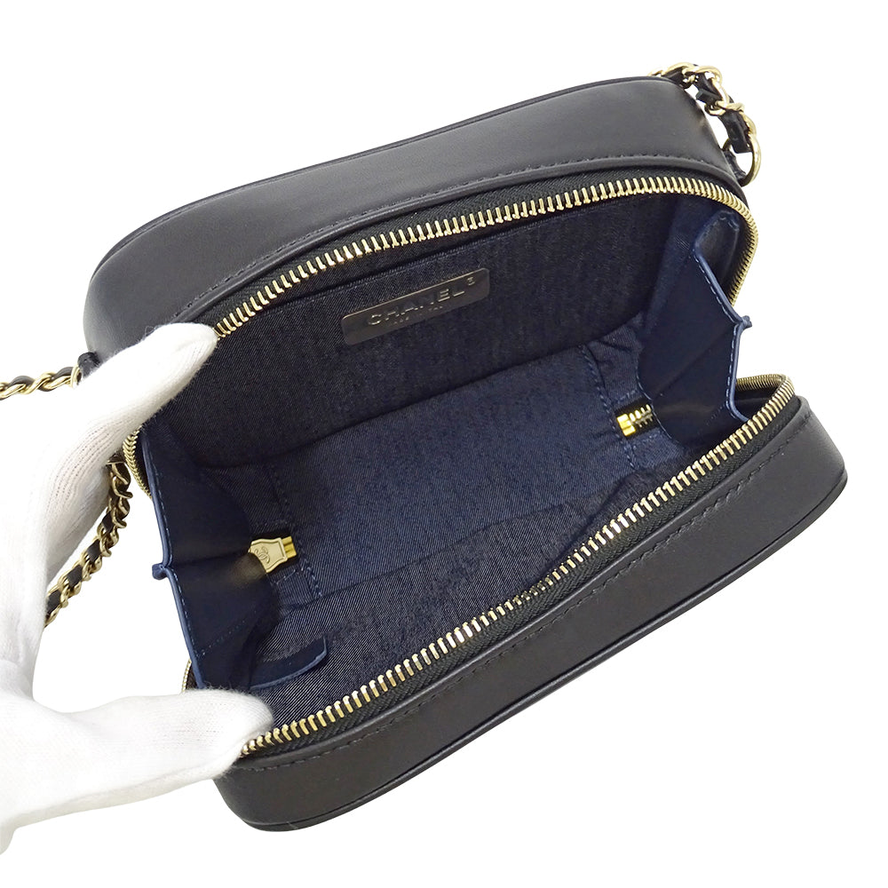 CHANEL シャネル ショルダーバッグ ブラック ゴールド金具 レザー レディース 【中古】