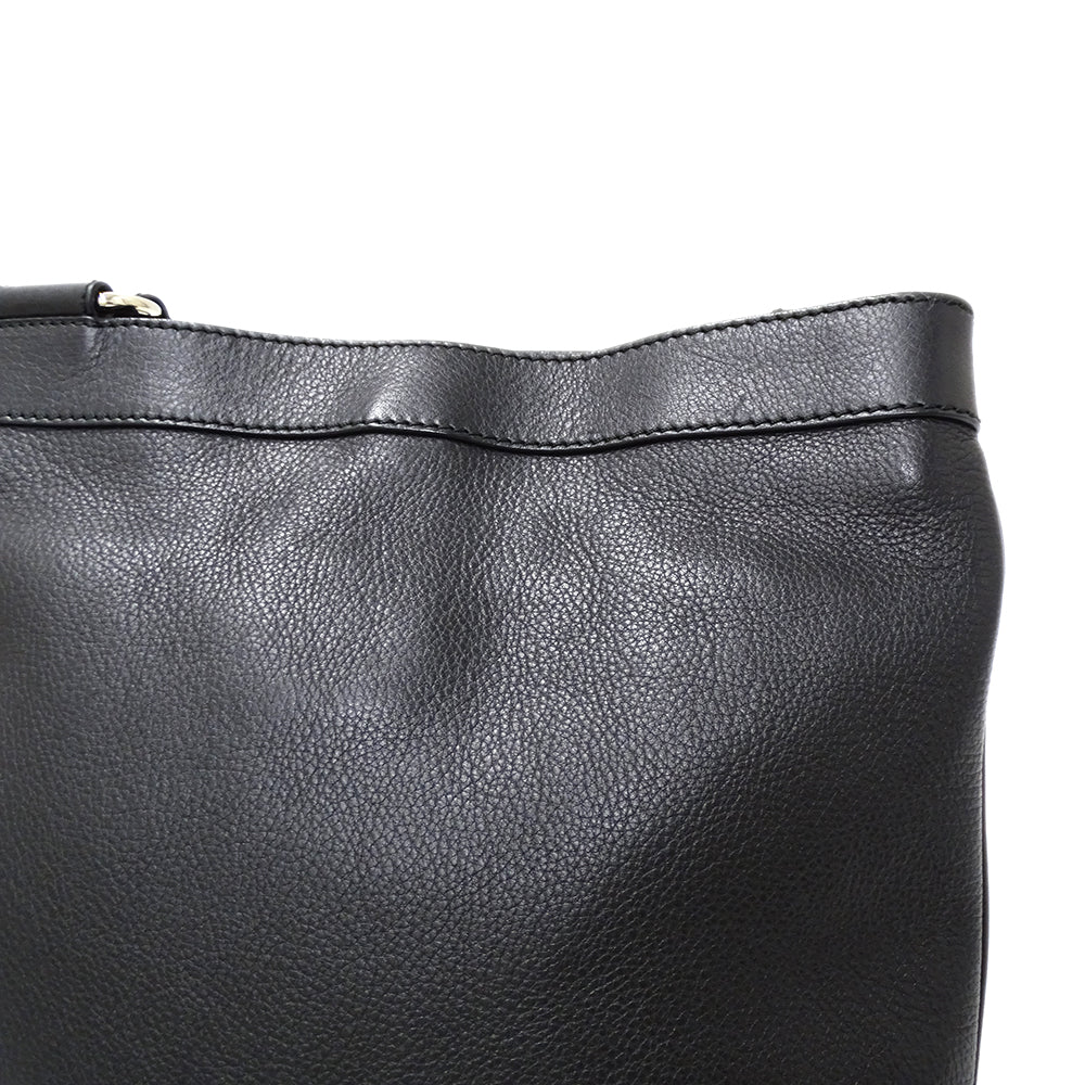Ferragamo フェラガモ ショルダーバッグ ガンチーニ ブラック レザー レディース 【中古】