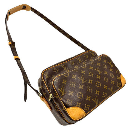 LOUIS VUITTON ルイ・ヴィトン ナイル ショルダーバッグ モノグラム ブラウン M45244 レディース メンズ 【中古】