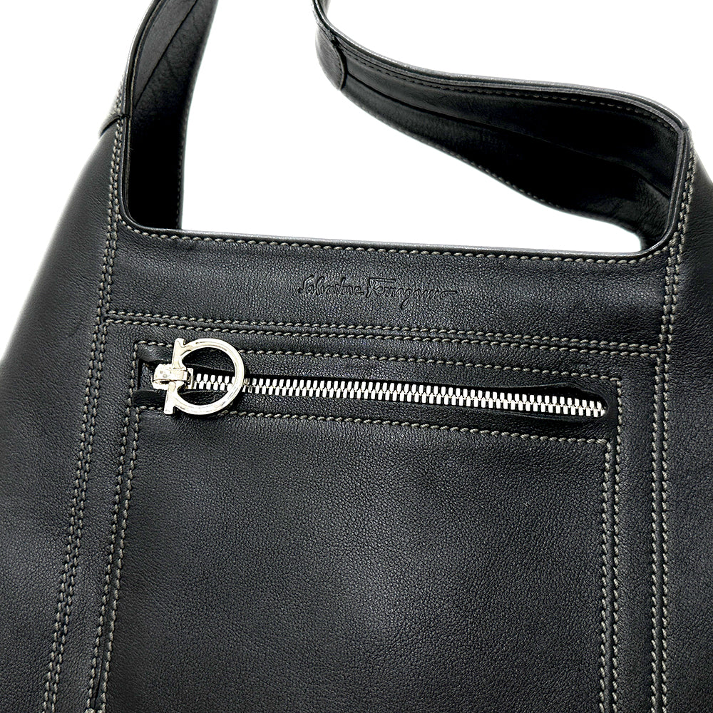 Ferragamo フェラガモ ショルダーバッグ ガンチーニ ブラック レザー レディース 【中古】
