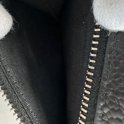 CHANEL シャネル 二つ折り財布 マトラッセ ブラック シルバー金具 キャビアスキン レディース 【中古】