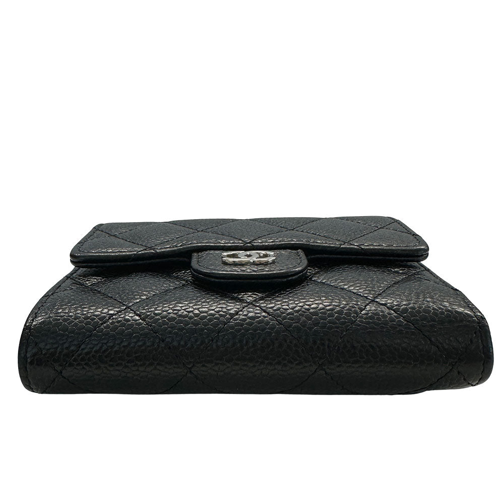 CHANEL シャネル 二つ折り財布 マトラッセ ブラック シルバー金具 キャビアスキン レディース 【中古】