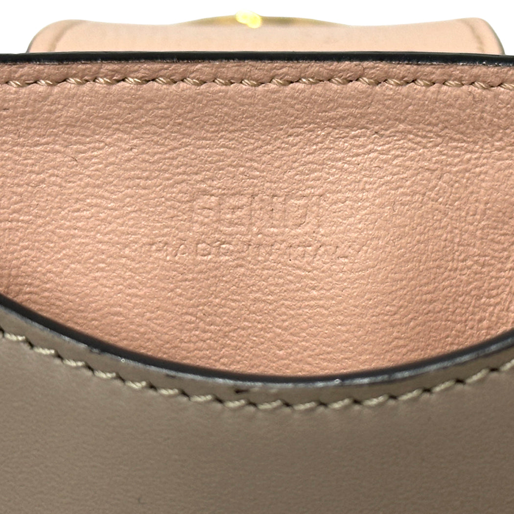FENDI フェンディ フォンポーチ ショルダーバッグ FFダイヤモンド グレージュ ピンク レザー レディース 【中古】