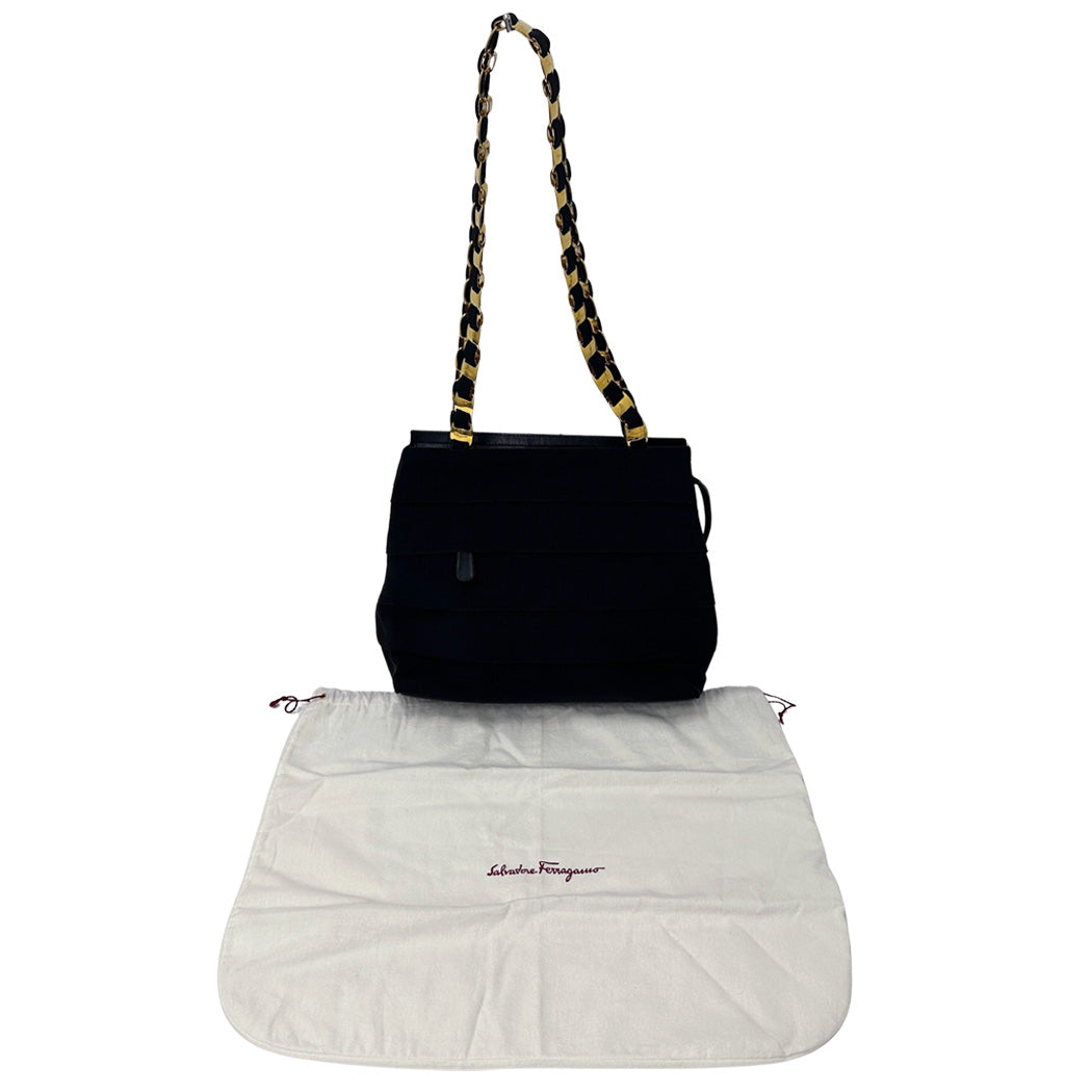 Ferragamo フェラガモ ショルダーバッグ ヴァラ ブラック ゴールド金具 ナイロン レディース 【中古】