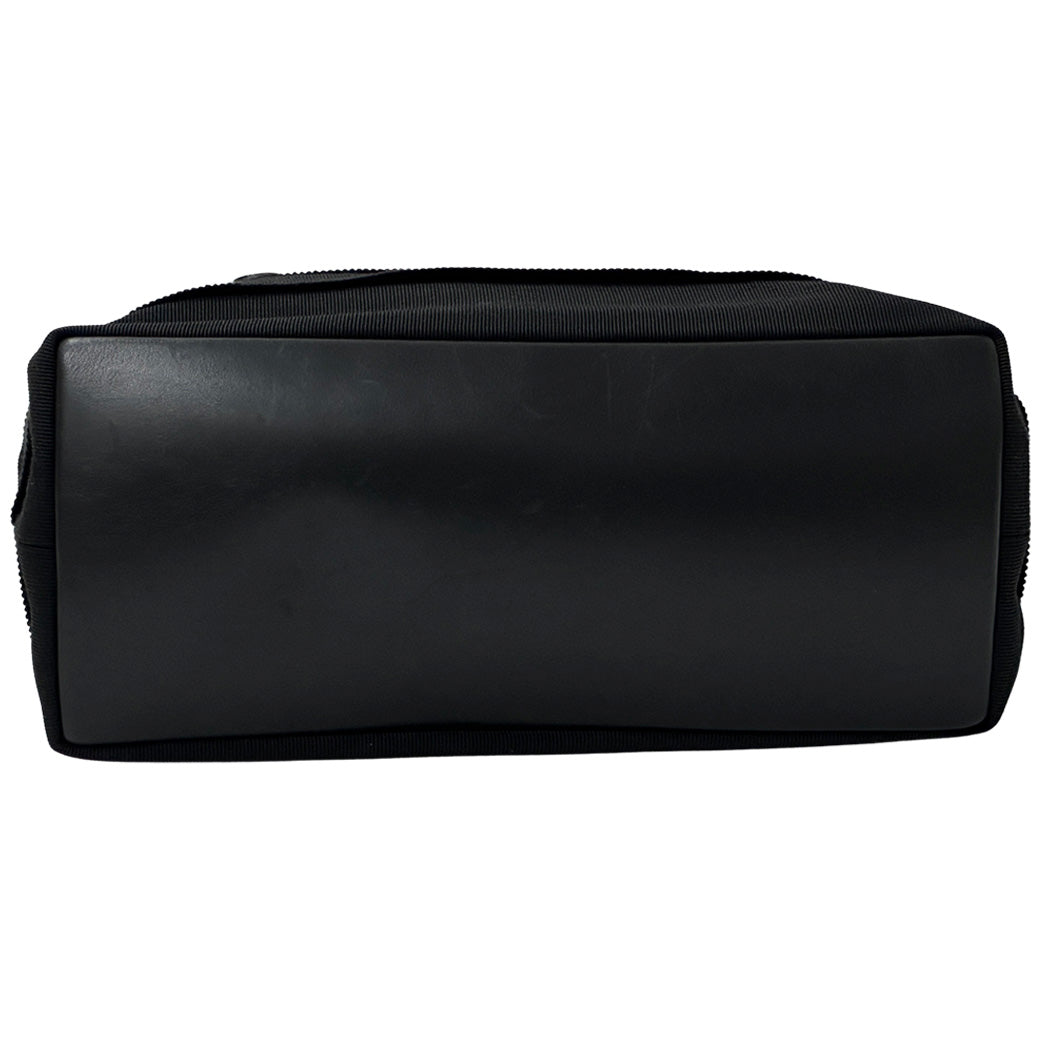 Ferragamo フェラガモ ショルダーバッグ ヴァラ ブラック ゴールド金具 ナイロン レディース 【中古】