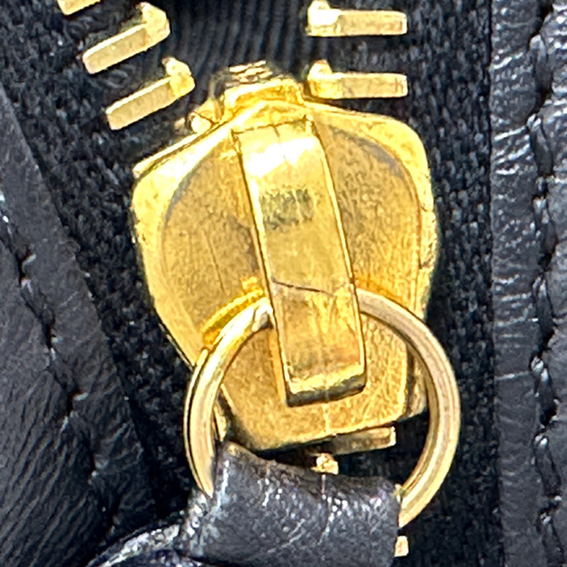 Ferragamo フェラガモ ショルダーバッグ ヴァラ ブラック ゴールド金具 ナイロン レディース 【中古】