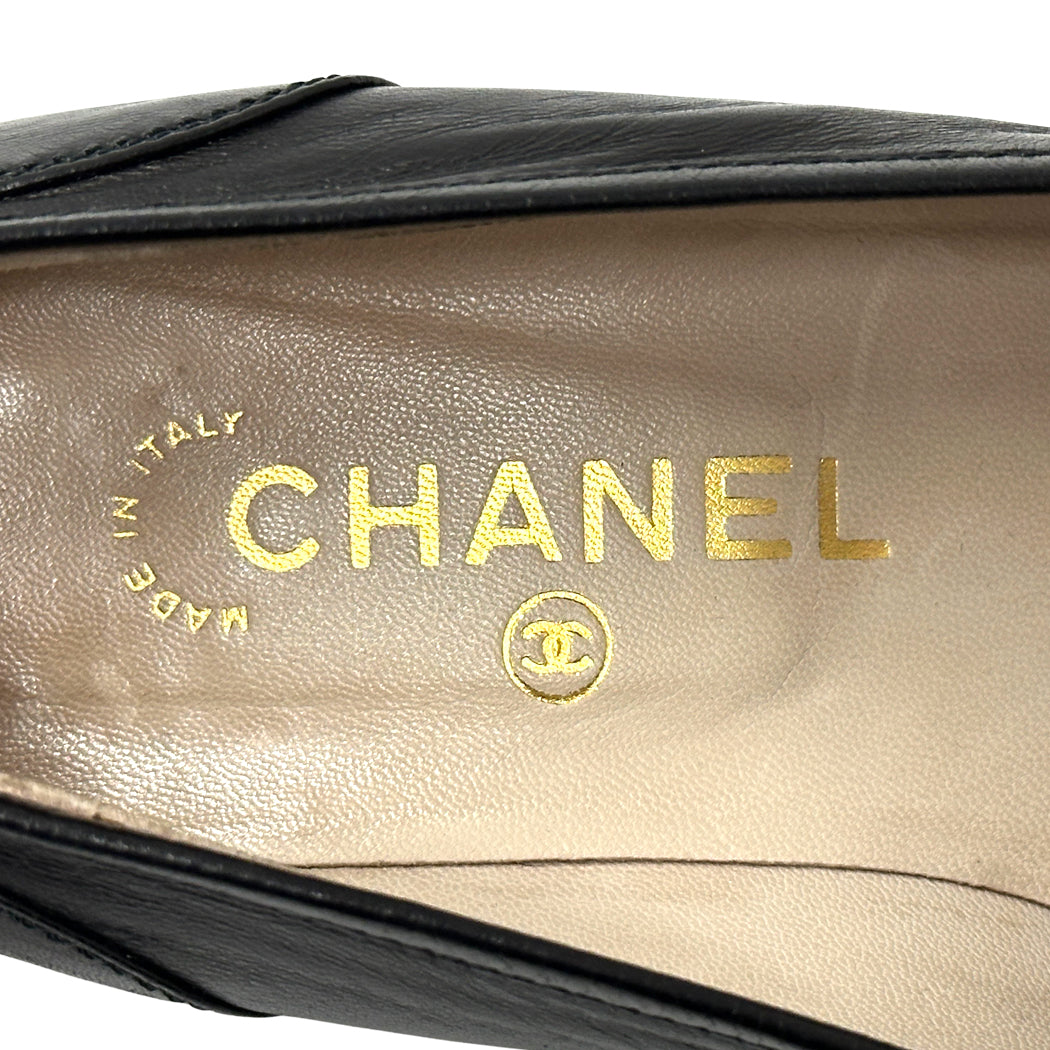 CHANEL シャネル ローファー ココマーク ターンロック ブラック 37 23.5cm ゴールド金具 レザー レディース 【中古】