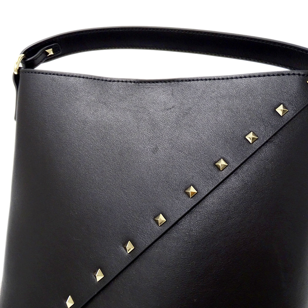 Valentino Garavani ヴァレンティノ・ガラヴァーニ ロックスタッズ ウィスピー バケットバッグ 2wayバッグ ブラック レザー レディース 【中古】