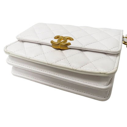 CHANEL シャネル ショルダーバッグ マトラッセ ホワイト ゴールド金具 ラムスキン レディース 【中古】