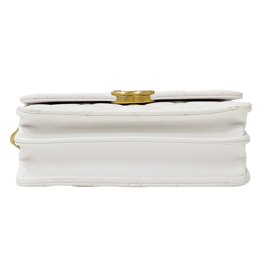 CHANEL シャネル ショルダーバッグ マトラッセ ホワイト ゴールド金具 ラムスキン レディース 【中古】