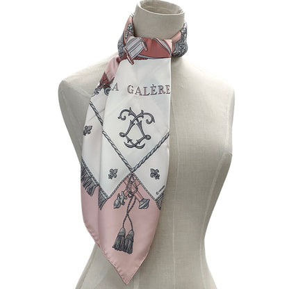 HERMES エルメス カレ90 VUE DU CARROSSE DE LA GALERE LA REALE クイーンの戴冠式 スカーフ ピンク マルチカラー シルク レディース 【中古】