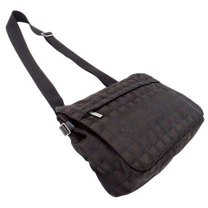 CHANEL シャネル ショルダーバッグ ニュートラベル ブラウン シルバー金具 ナイロン レディース 【中古】