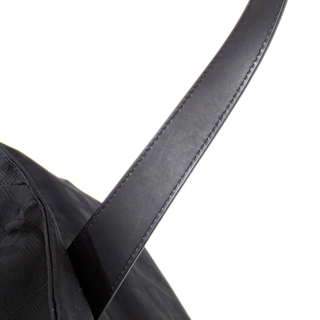 CHANEL シャネル トートバッグ ニュートラベル トートGM ブラック ゴールド金具 ナイロン レディース 【中古】