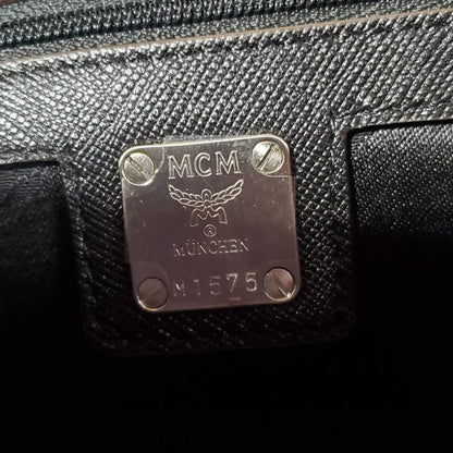 エム・シー・エム MCM ショルダーバッグ ブラック レザー メンズ 【中古】