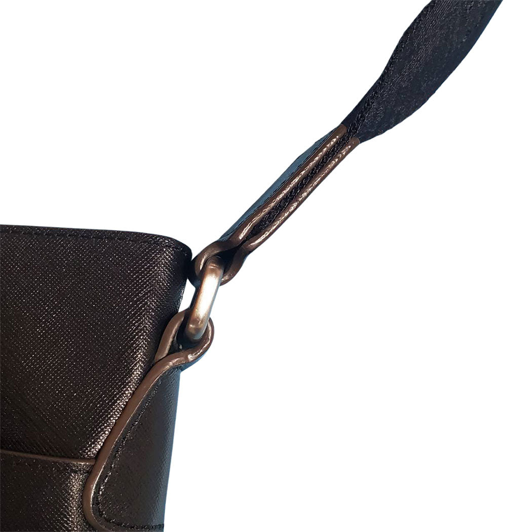 エム・シー・エム MCM ショルダーバッグ ブラック レザー メンズ 【中古】