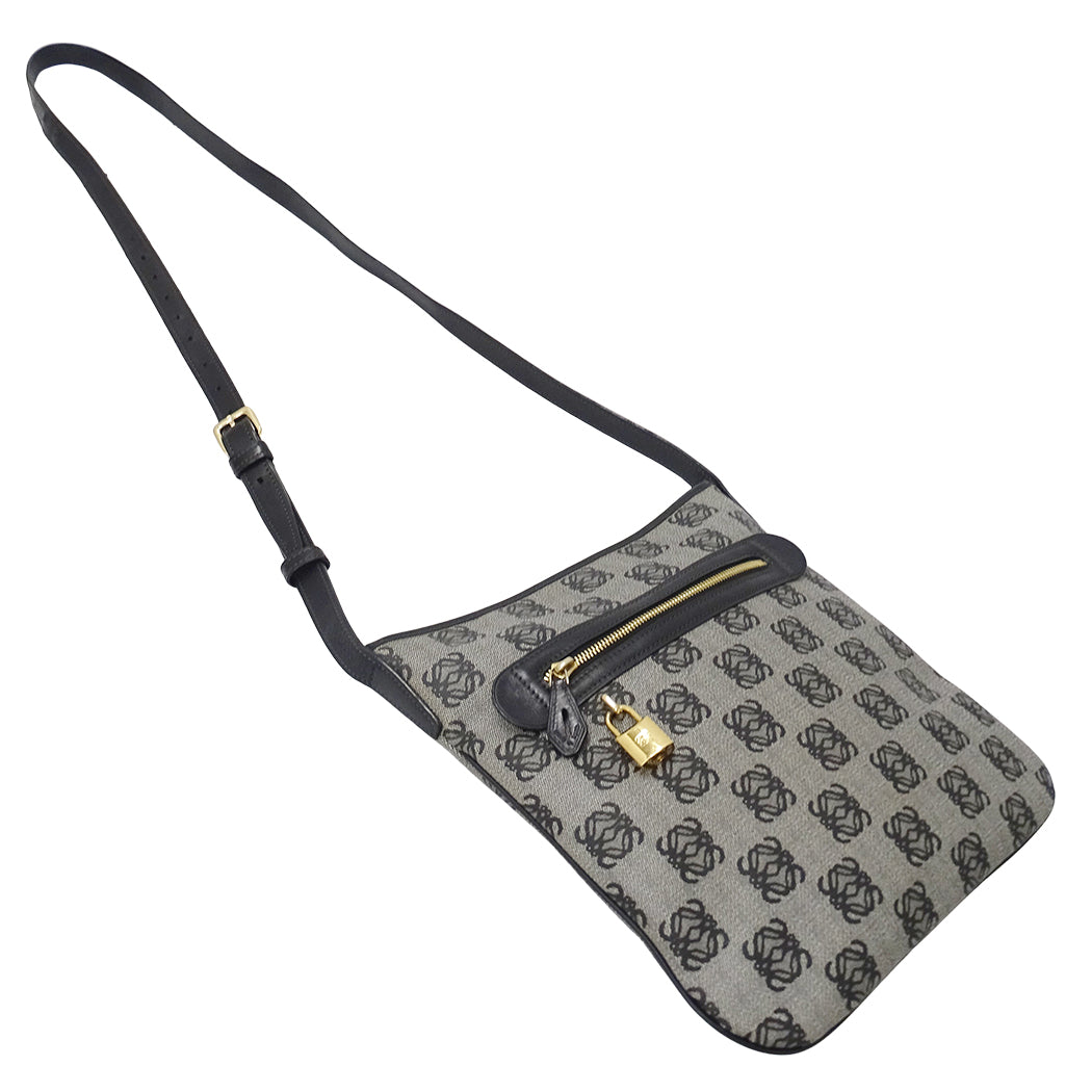 LOEWE ロエベ ショルダーバッグ グレー ブラック PVC レディース 【中古】