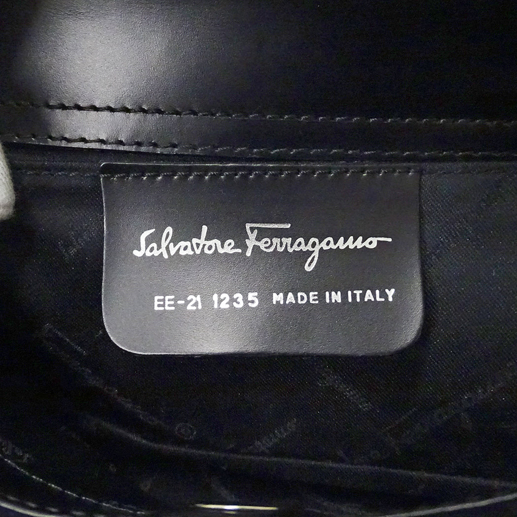 Ferragamo フェラガモ ショルダーバッグ ブラック EE-21 1235 スエード レディース 【中古】