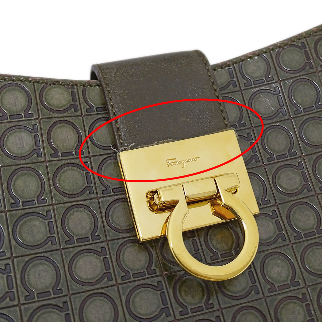 Ferragamo フェラガモ ショルダーバッグ ガンチーニ カーキ レザー レディース 【中古】