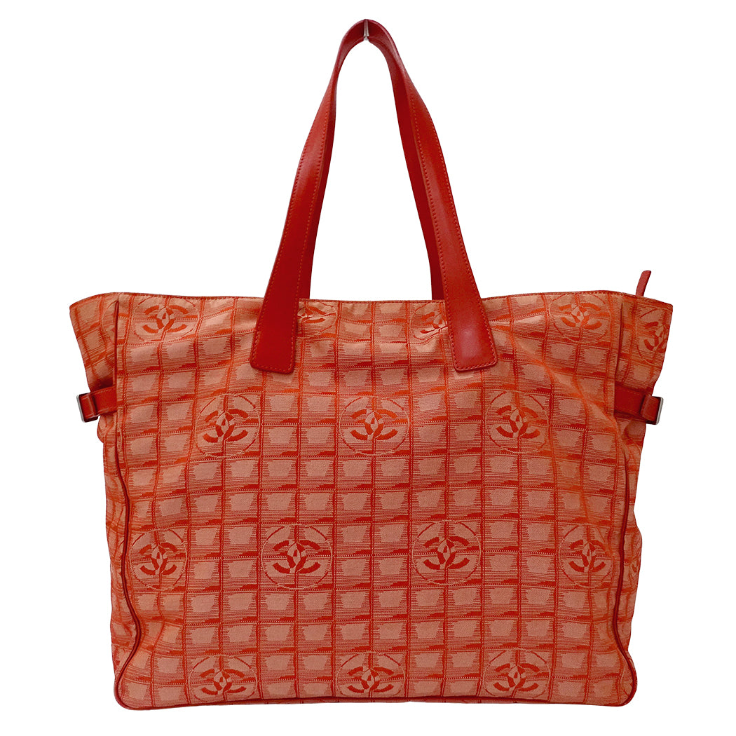 CHANEL シャネル トートバッグ ニュートラベル トートTGM レッド ナイロン レディース 【中古】