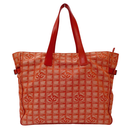 CHANEL シャネル トートバッグ ニュートラベル トートTGM レッド ナイロン レディース 【中古】