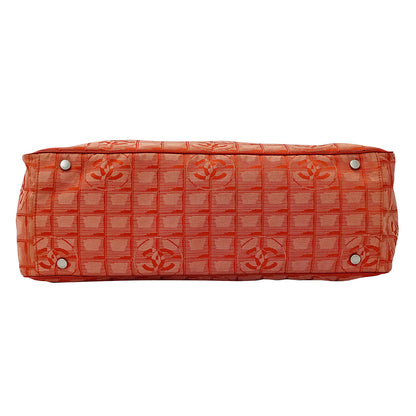 CHANEL シャネル トートバッグ ニュートラベル トートTGM レッド ナイロン レディース 【中古】