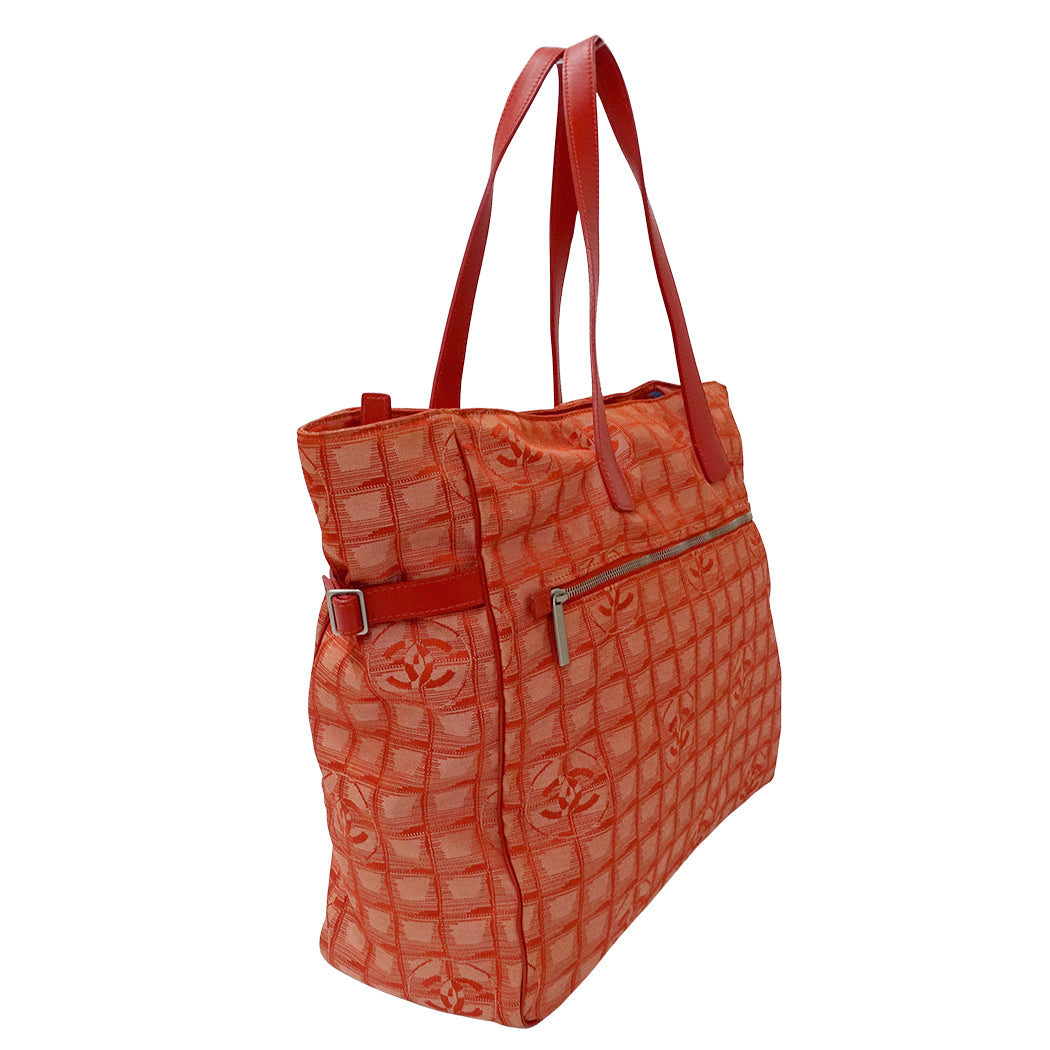 CHANEL シャネル トートバッグ ニュートラベル トートTGM レッド ナイロン レディース 【中古】