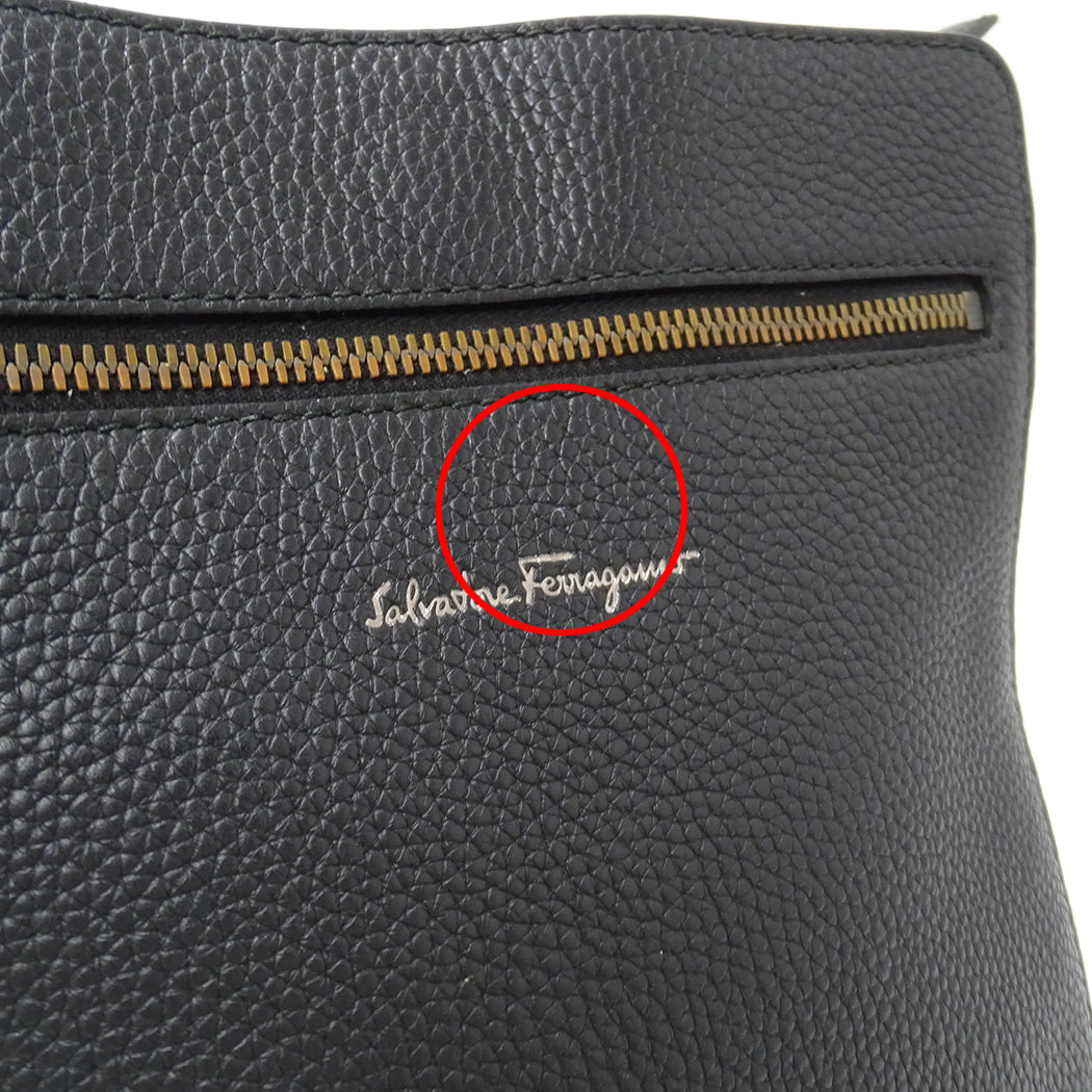Ferragamo フェラガモ ショルダーバッグ ブラック FZ-24 0471 レザー メンズ 【中古】