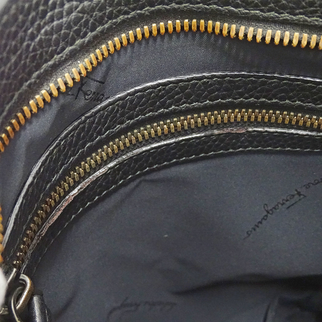 Ferragamo フェラガモ ショルダーバッグ ブラック FZ-24 0471 レザー メンズ 【中古】
