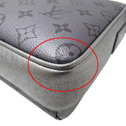 LOUIS VUITTON ルイ・ヴィトン アウトドア メッセンジャー ショルダーバッグ タイガラマ ガンメタル M30830 メンズ 【中古】