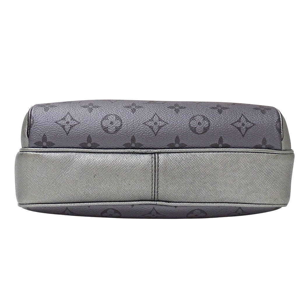 LOUIS VUITTON ルイ・ヴィトン アウトドア メッセンジャー ショルダーバッグ タイガラマ ガンメタル M30830 メンズ 【中古】