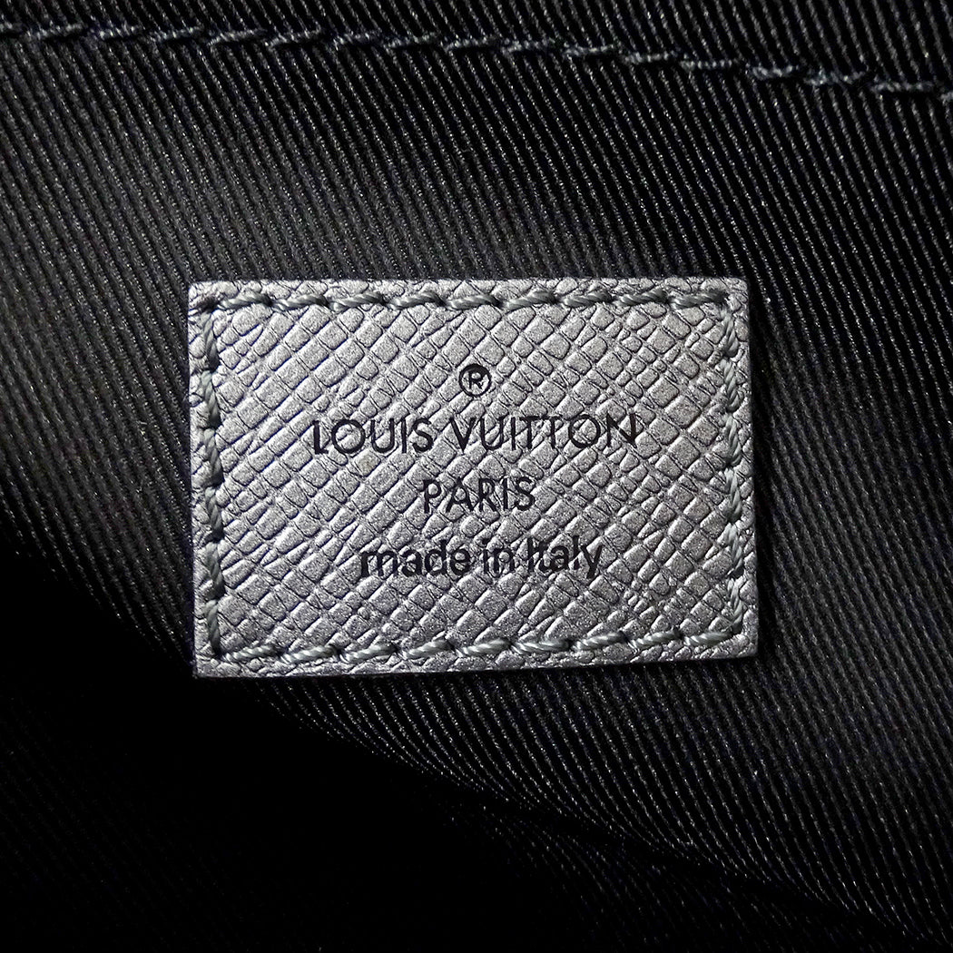 LOUIS VUITTON ルイ・ヴィトン アウトドア メッセンジャー ショルダーバッグ タイガラマ ガンメタル M30830 メンズ 【中古】