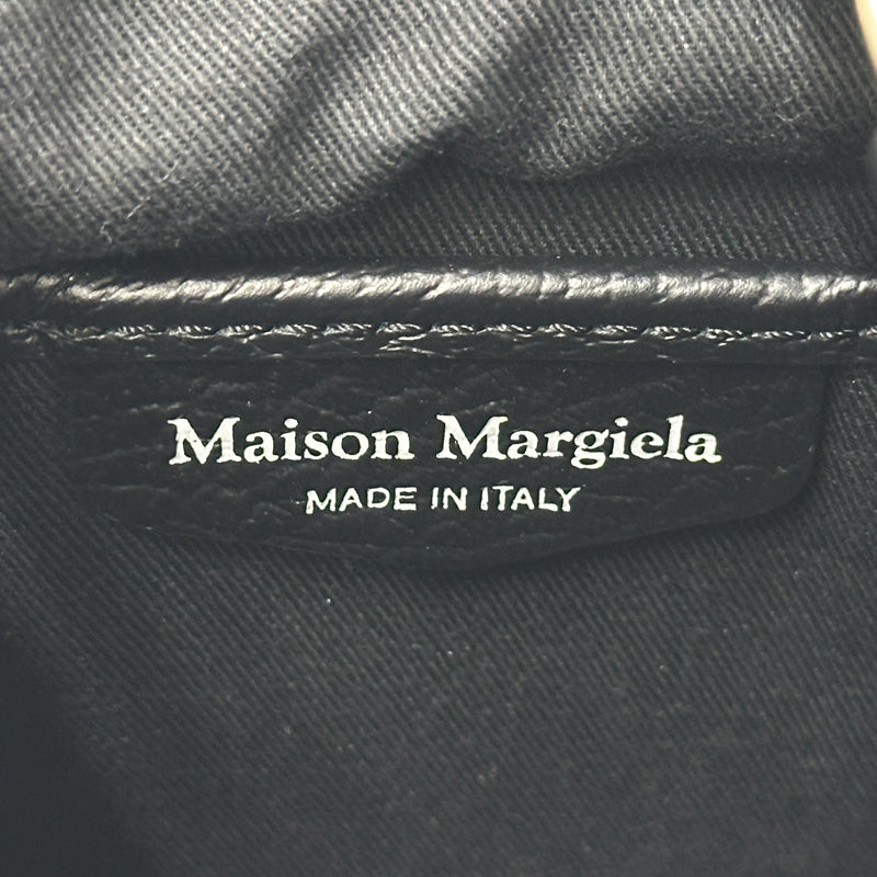 Maison Margiela メゾン マルジェラ バケットバッグ 2wayバッグ 5AC ブラック レザー レディース メンズ 【中古】