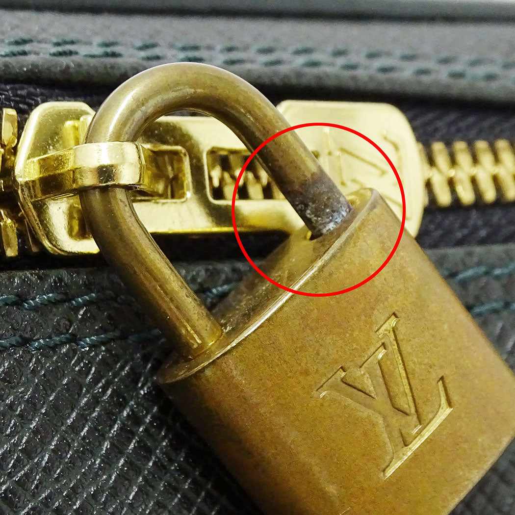 LOUIS VUITTON ルイ・ヴィトン リポーターPM ショルダーバッグ エピセア グリーン M30154 タイガ メンズ 【中古】