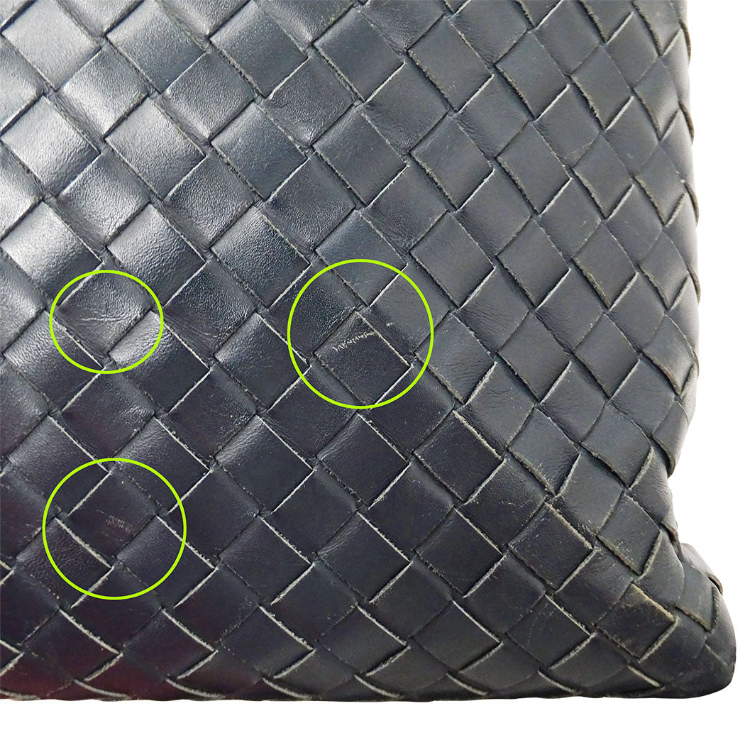 BOTTEGAVENETA ボッテガ・ヴェネタ ショルダーバッグ イントレチャート ネイビー レザー レディース 【中古】