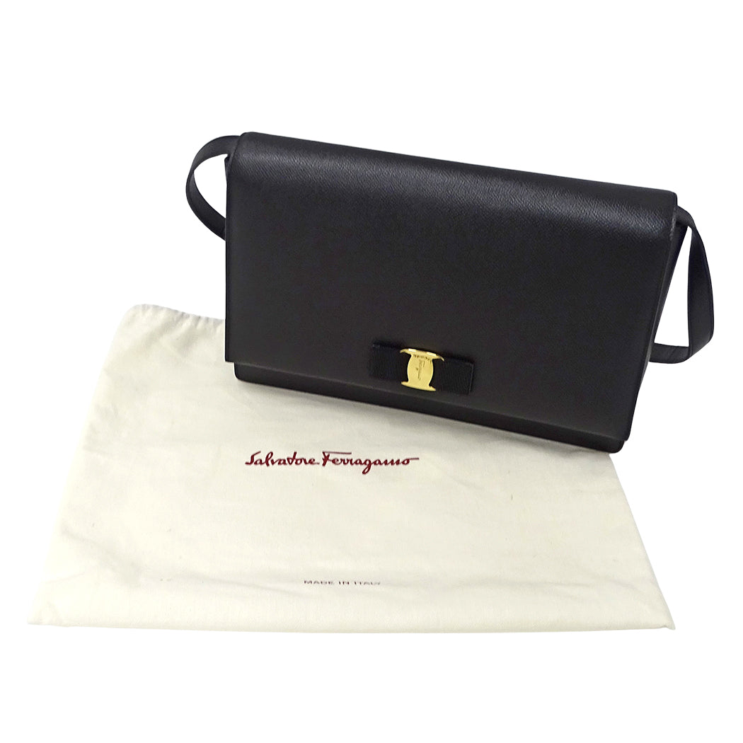 Ferragamo フェラガモ ショルダーバッグ ヴァラリボン ブラック レザー レディース 【中古】