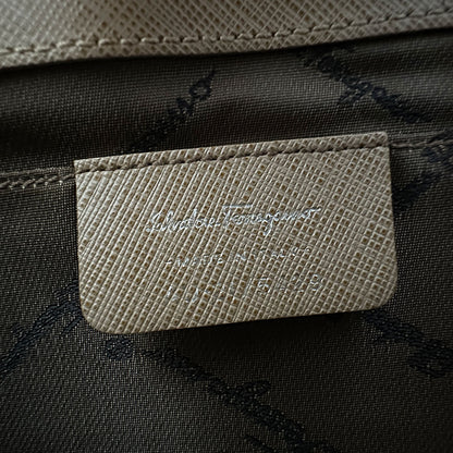 Ferragamo フェラガモ ショルダーバッグ ガンチーニ ベージュ シルバー金具 レザー レディース 【中古】