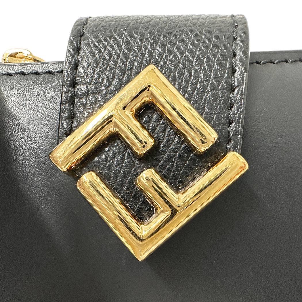 FENDI フェンディ 二つ折り財布 FFダイヤモンド ブラック 8M0490 レザー レディース メンズ 【中古】
