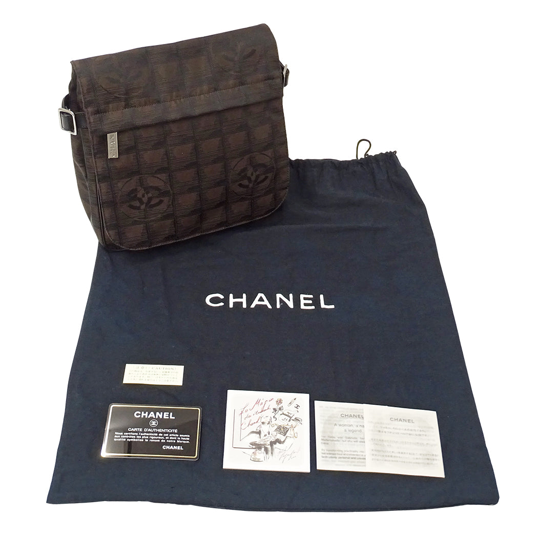 CHANEL シャネル ショルダーバッグ ニュートラベル ダークブラウン シルバー金具 ナイロン レディース 【中古】