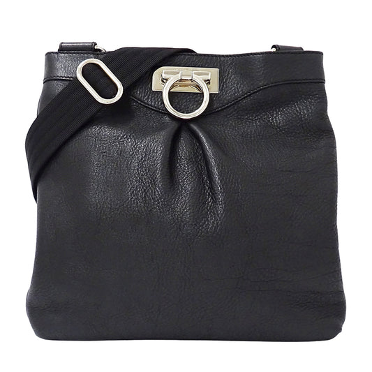 Ferragamo フェラガモ ショルダーバッグ ガンチーニ ブラック AU-21 B499 レザー レディース 【中古】
