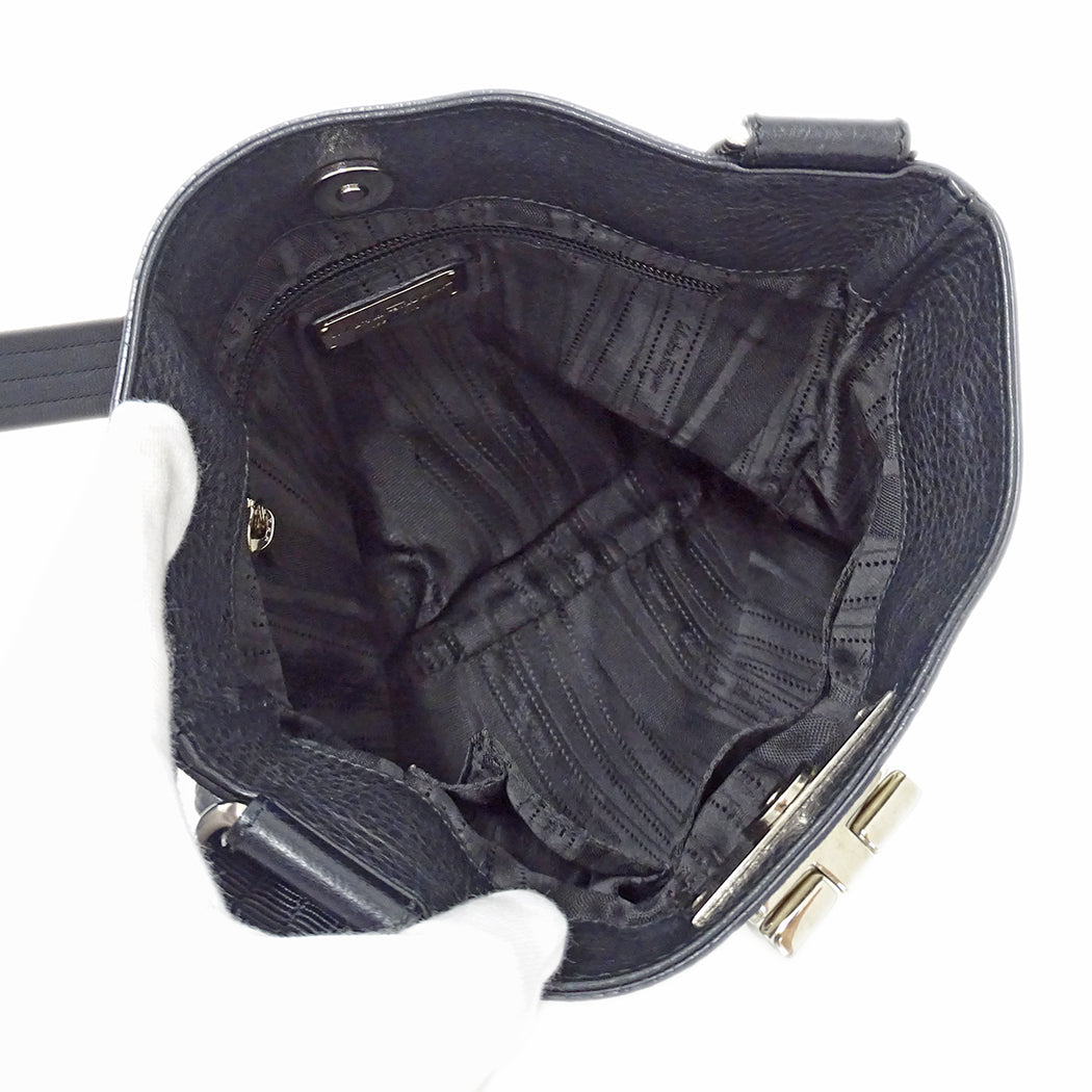 Ferragamo フェラガモ ショルダーバッグ ガンチーニ ブラック AU-21 B499 レザー レディース 【中古】