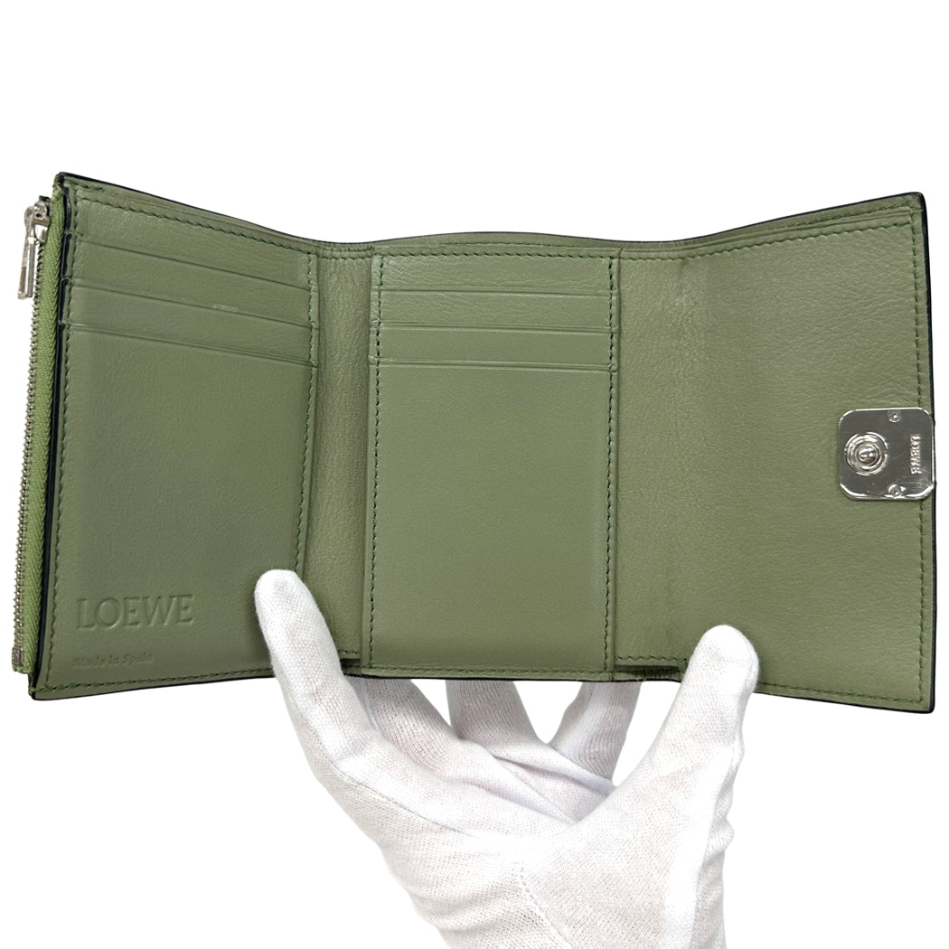 LOEWE ロエベ アナグラム バーティカルウォレット スモール 三つ折り財布 グリーン レザー レディース 【中古】