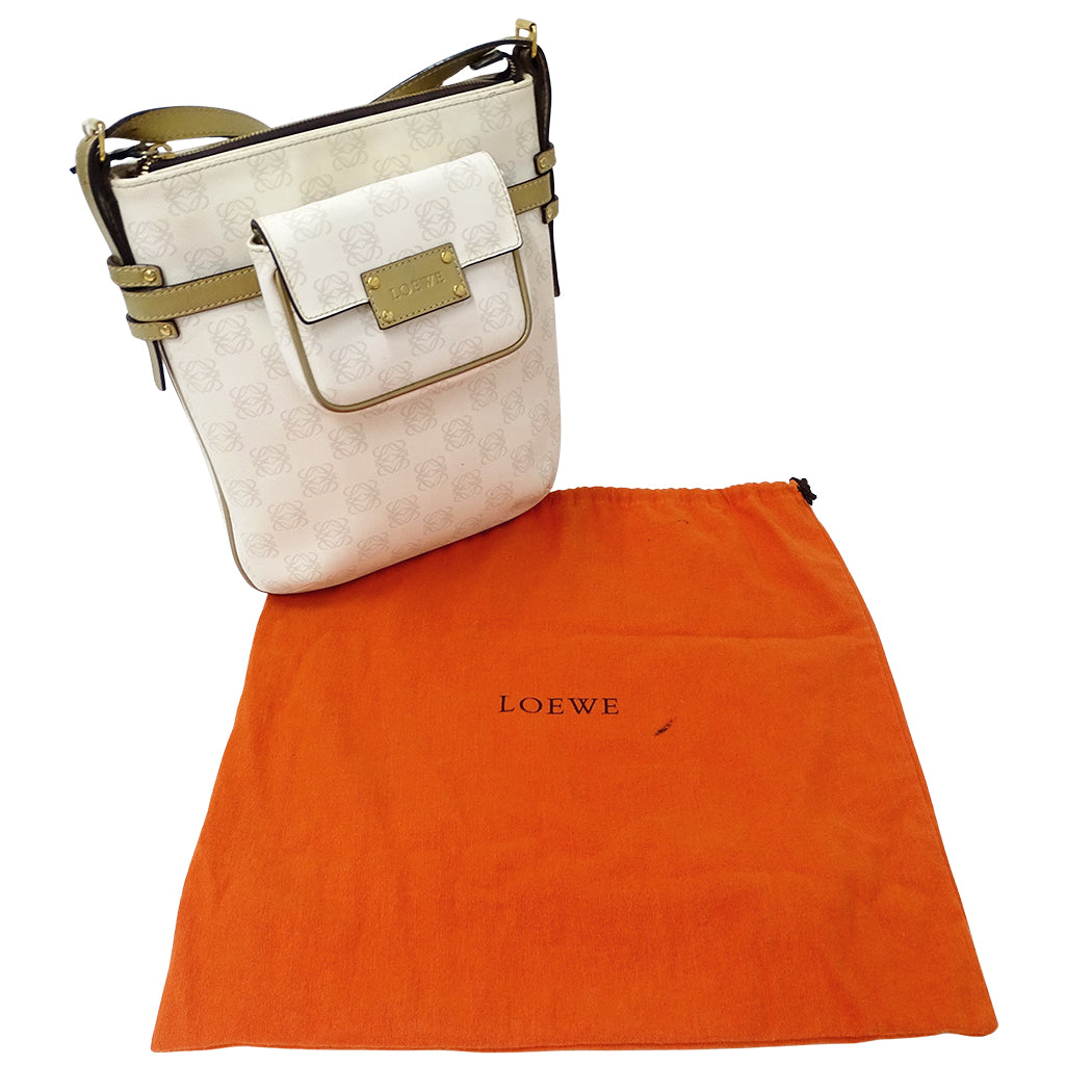 LOEWE ロエベ ショルダーバッグ ホワイト ゴールド PVC レディース 【中古】