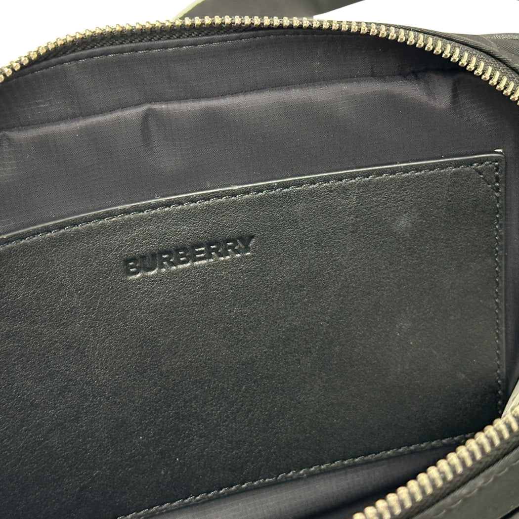 BURBERRY バーバリー ボディ・ウエストバッグ ブラック ナイロン レディース メンズ 【中古】