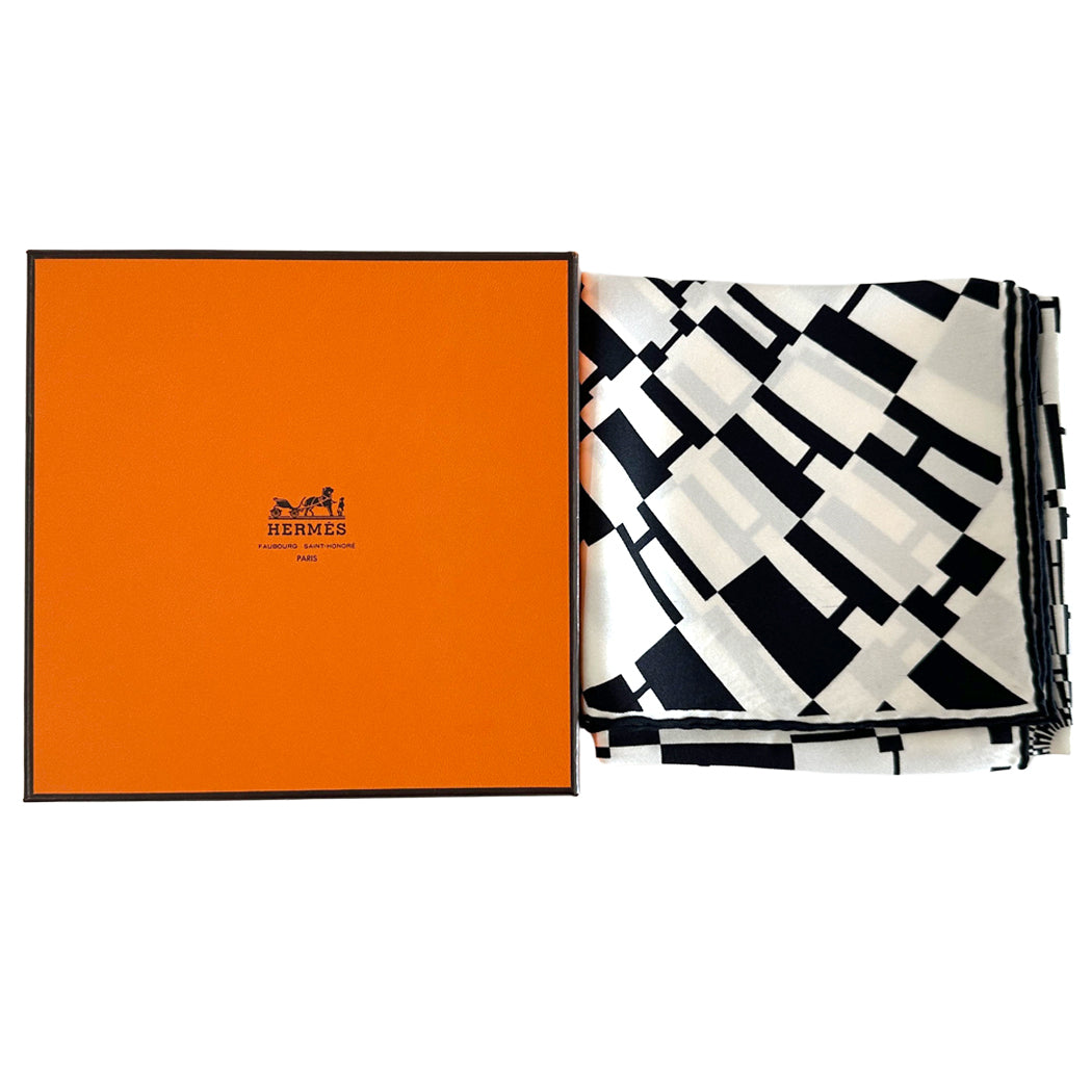 HERMES エルメス カレ70 OP'H オプ・アッシュ スカーフ ホワイト ブラック シルク レディース 【中古】